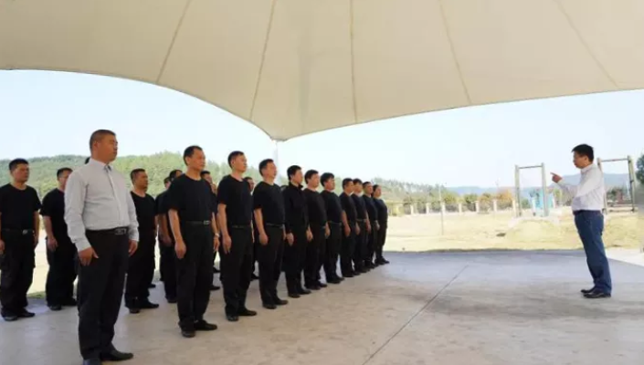 鷹潭長(zhǎng)運(yùn)、公交組建防恐維穩(wěn)應(yīng)急隊(duì)并開展拓展訓(xùn)練