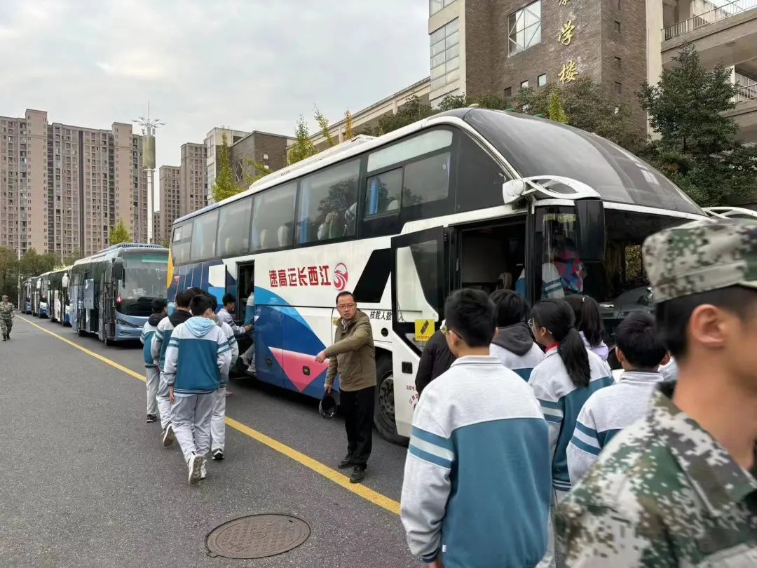 吉安公司：定制包車(chē)高效助力紅色研學(xué)