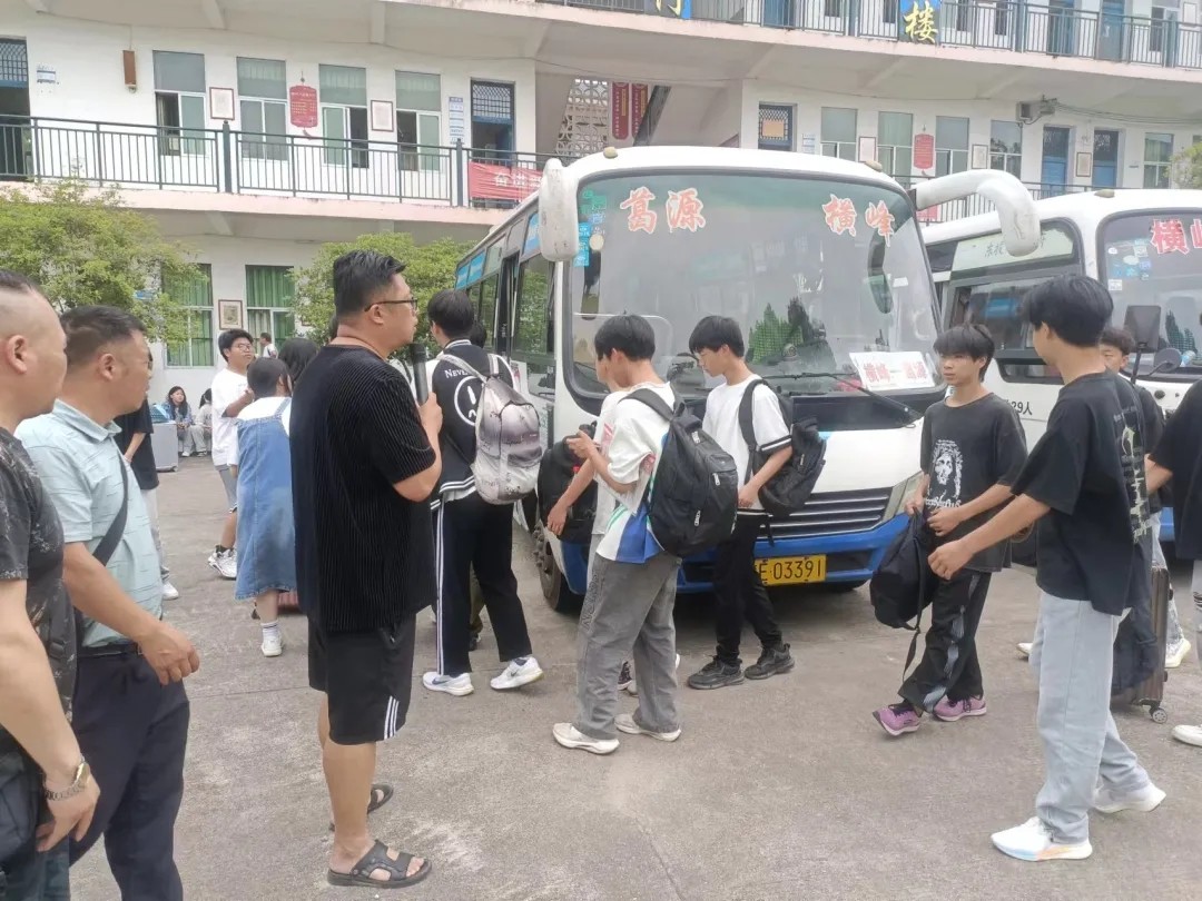 ?上饒汽運:為體育中考學(xué)子護航