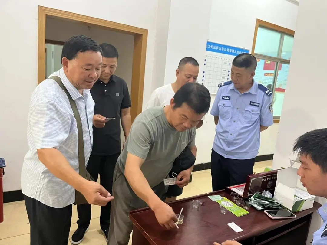 九江長運(yùn):檢測(cè)“毒駕”+安全培訓(xùn) 繃緊安全弦