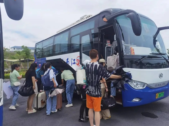 吉安公司:新干長運圓滿完成大學生排舞大賽運輸任務