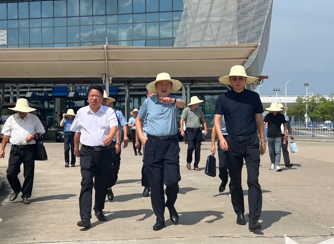 吉安公司：吉安市政府領(lǐng)導(dǎo)深入客運(yùn)西站調(diào)研城區(qū)車(chē)站整合工作
