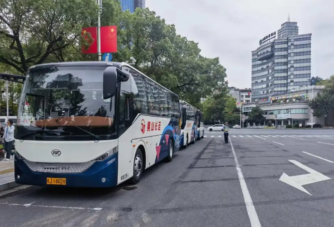 黃山長運:“綠皮火車”恢復運行 全力備戰(zhàn)國慶假期旅游高峰