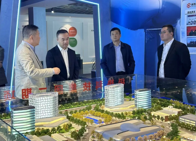 劉磊、占梁一行赴江西極熱科技公司參觀交流