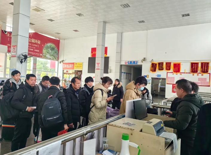 撫州長(zhǎng)運(yùn):廣昌分公司多措并舉 積極應(yīng)對(duì)返程客流高峰