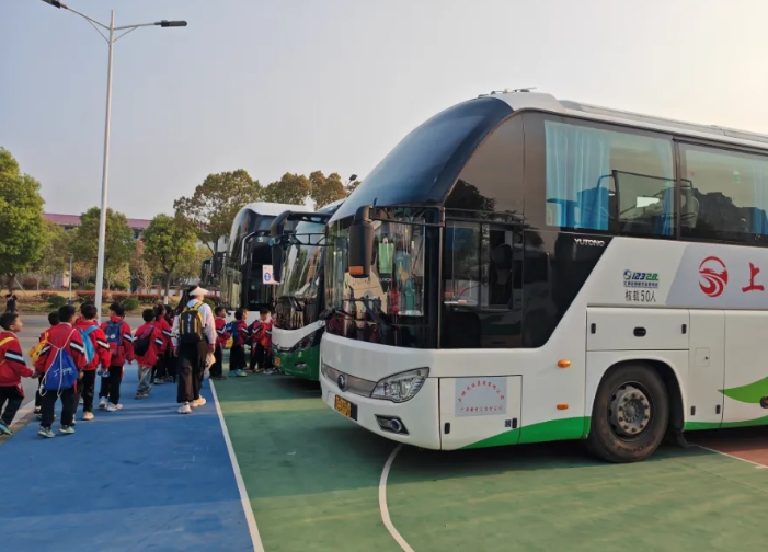 上饒汽運：鎮(zhèn)村公交全力護航研學(xué)之旅